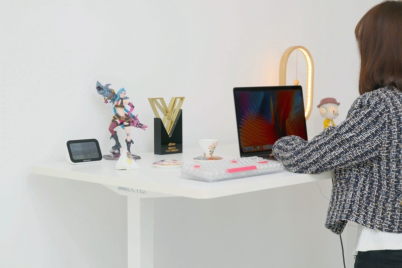 搬砖久坐必备神器，乐歌iE5升降桌用了真回不去！