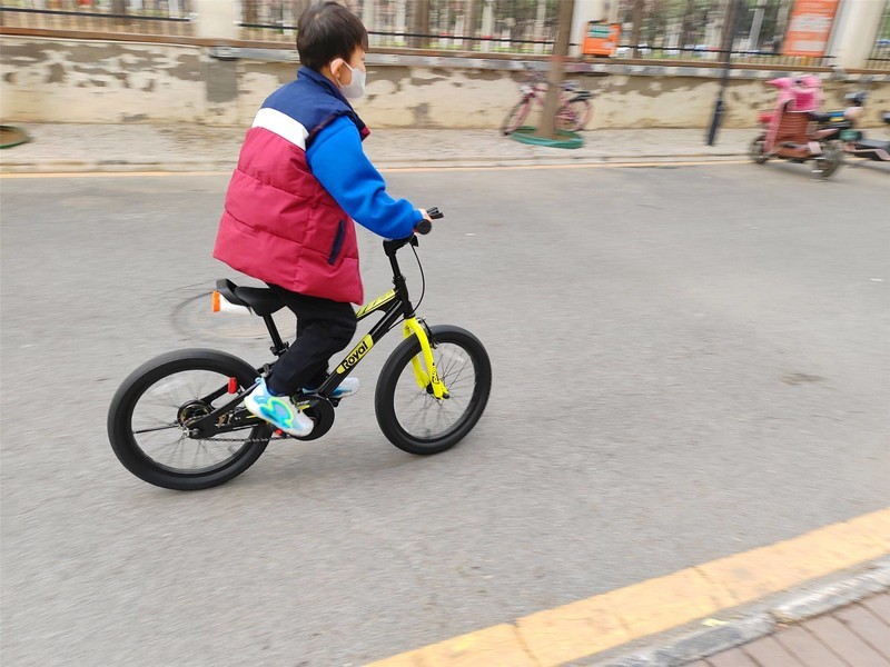 七八岁还不会骑行自行车？没事，我教你快速学会骑自行车