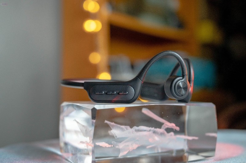 运动中音乐伴侣，音质出色不怕水花，sanag塞那B91骨传导耳机上手