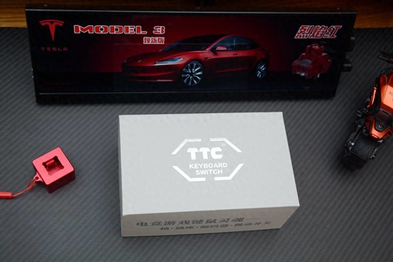 手感更顺滑、Q弹有劲道、声音更干净，TTC烈焰红轴V2上手体验