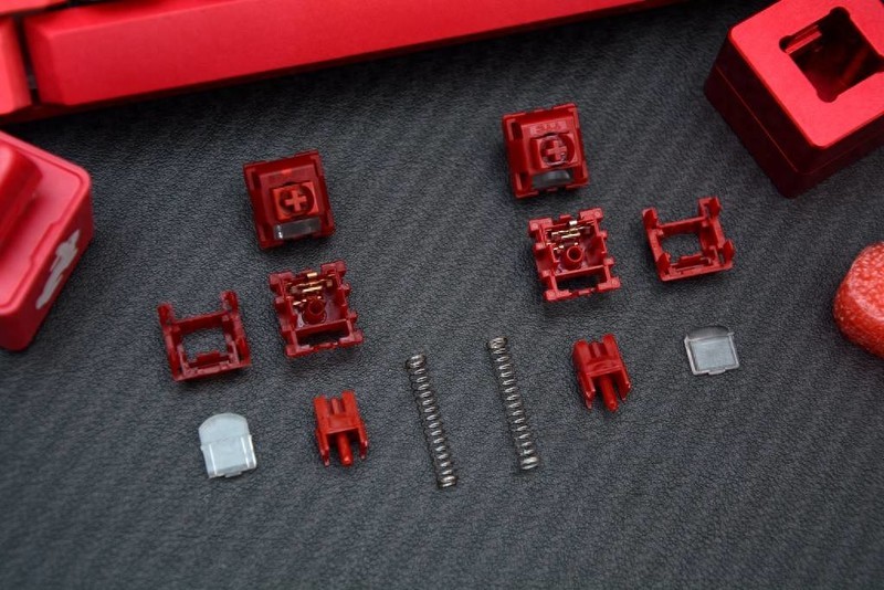 手感更顺滑、Q弹有劲道、声音更干净，TTC烈焰红轴V2上手体验