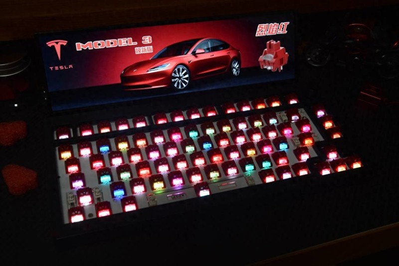 手感更顺滑、Q弹有劲道、声音更干净，TTC烈焰红轴V2上手体验