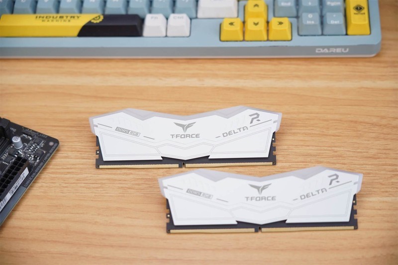 依托微星，索泰强悍的硬件组合，十铨DELTA RGB D5表现优秀！