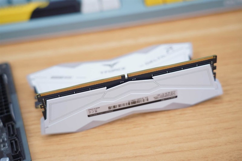 依托微星，索泰强悍的硬件组合，十铨DELTA RGB D5表现优秀！