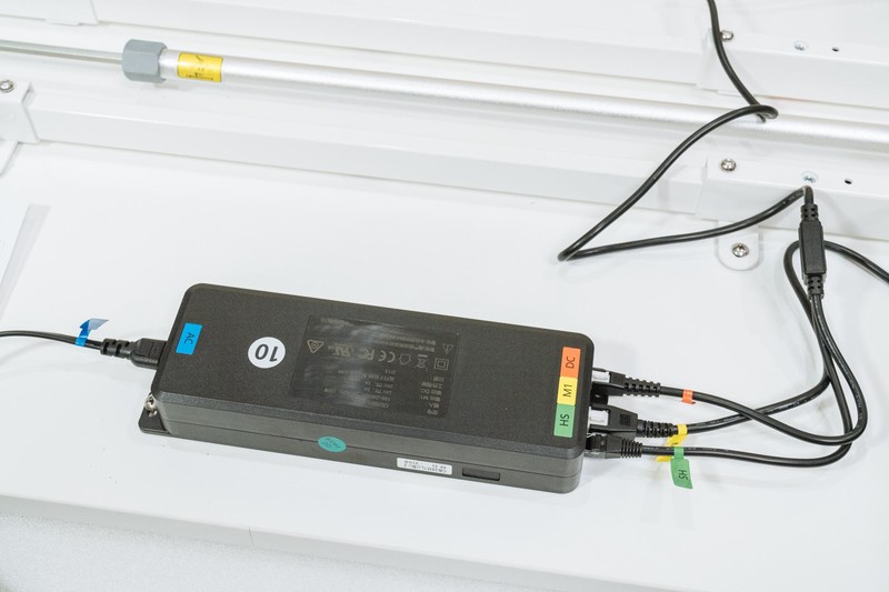 跳脱传统书桌，坐站交替的理想拍档：乐歌智能电动升降桌iE3