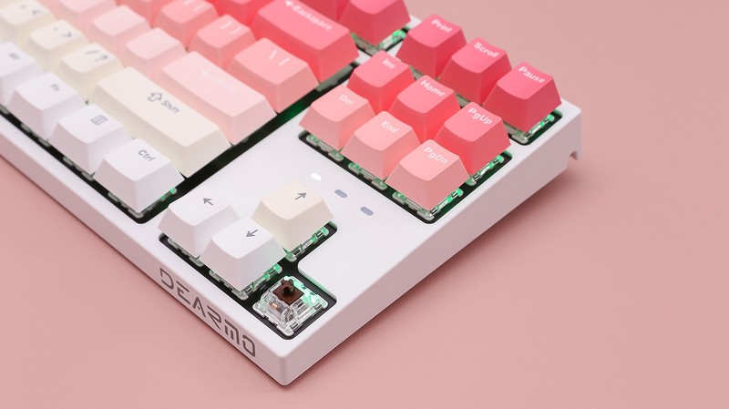 都市丽人的选择，简约干练精美，迪摩F87三模机械键盘