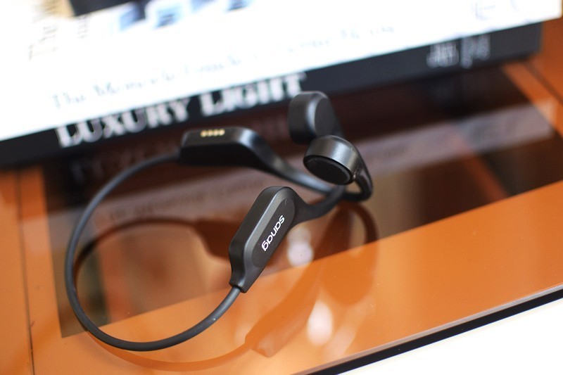 自带64G存储 IPX8级防水 sanag塞那B60骨传导耳机