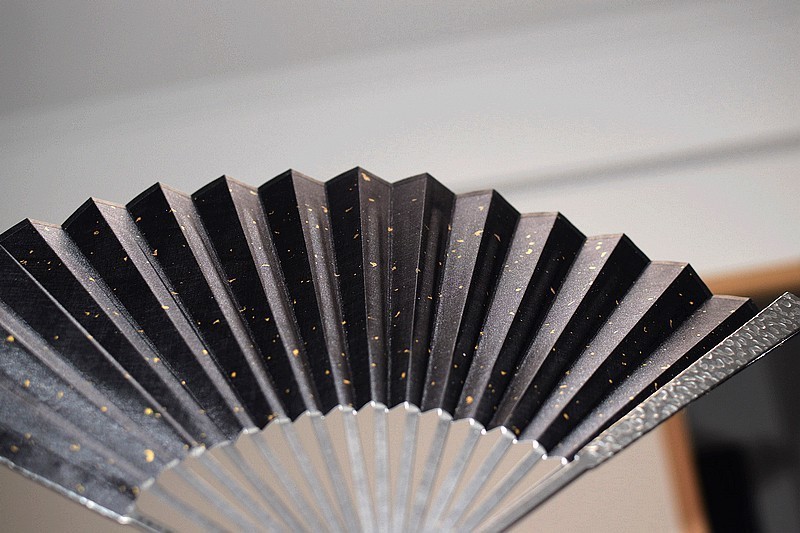 工匠精神.铮铮钛骨 费戈陨石坑马牙钛扇