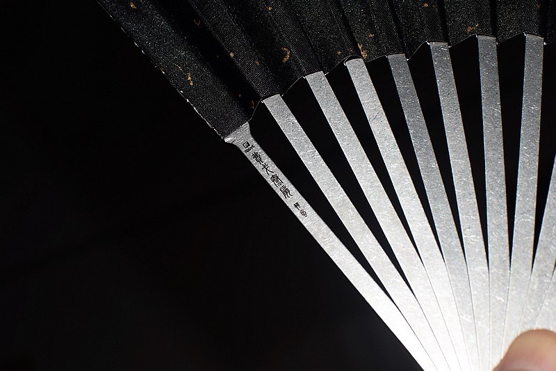 工匠精神.铮铮钛骨 费戈陨石坑马牙钛扇