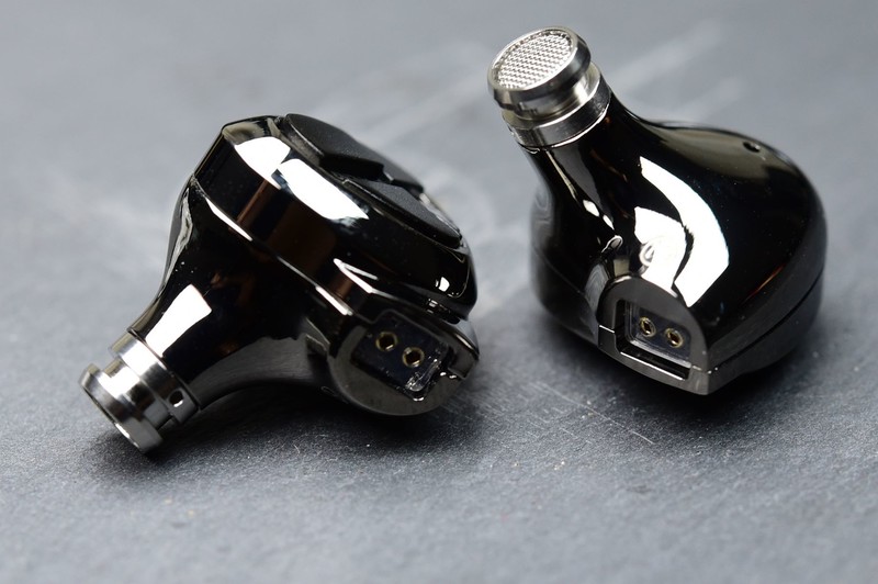 山灵自定义的入门发烧HiFi耳机！两圈一铁的Sonos简评