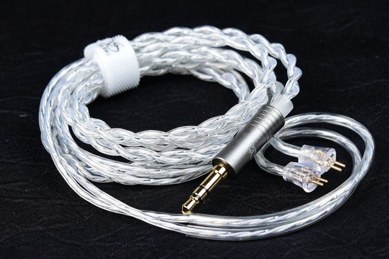 山灵自定义的入门发烧HiFi耳机！两圈一铁的Sonos简评