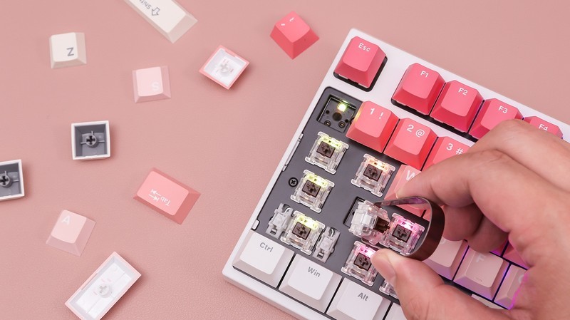 都市丽人的选择，简约干练精美，迪摩F87三模机械键盘