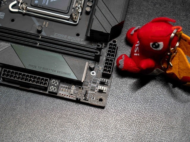 暗影王者终回归，微星MEG Z890 UNIFY-X主板晒单