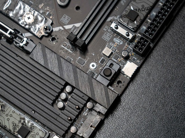 暗影王者终回归，微星MEG Z890 UNIFY-X主板晒单