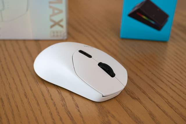 中小手玩家的游戏伙伴，8K回报超长续航，雷柏VT1 Air Max鼠标体验