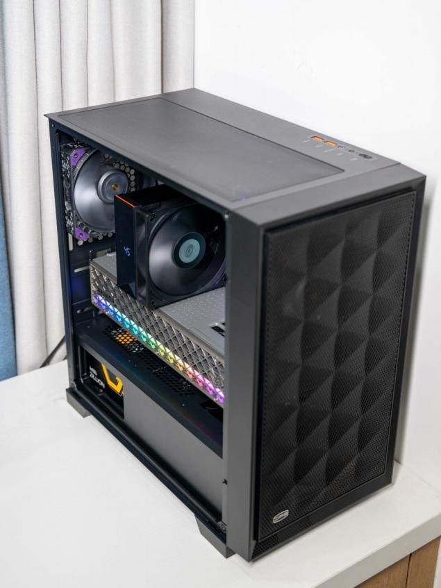 更帅更强的搅局者，蓝宝石 氮动 RX 9070XT OC显卡首发测评