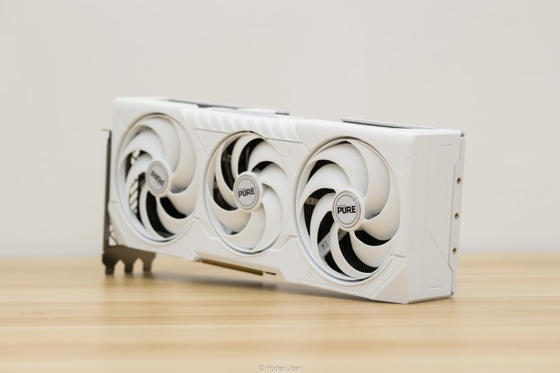 RDNA4利刃出鞘，撕裂价格！AMD Radeon RX 9070XT 9070测评
