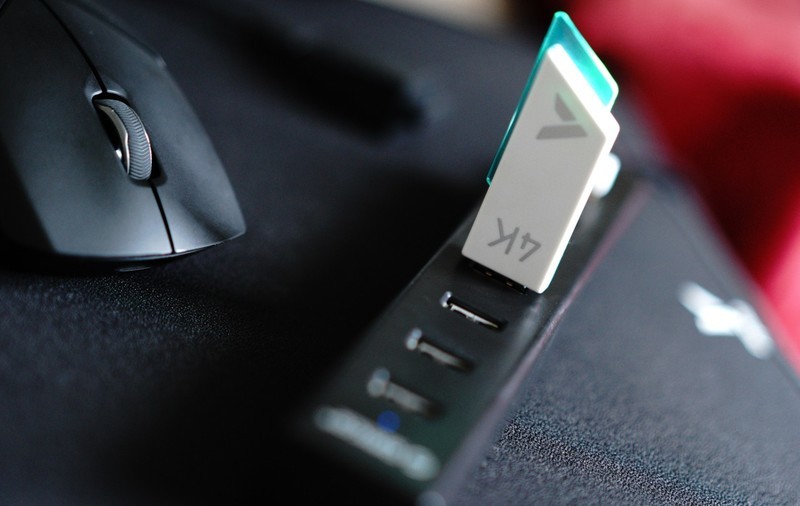 4KHz高回报率，0.25ms极速响应，国产卷王雷柏V2M接收qi体验