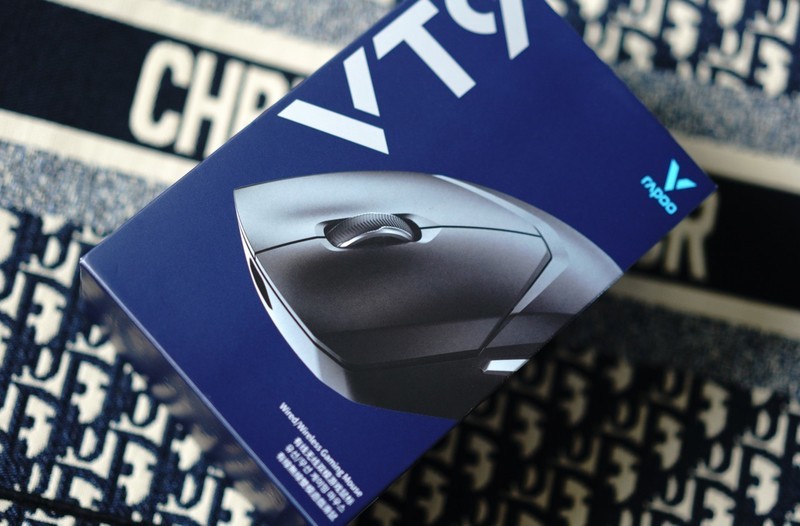 4KHz高回报率，0.25ms极速响应，国产卷王雷柏V2M接收qi体验