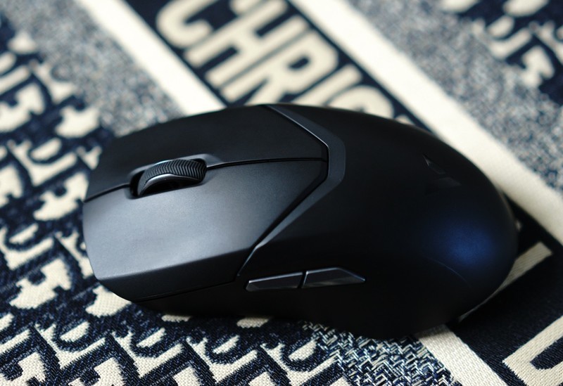 4KHz高回报率，0.25ms极速响应，国产卷王雷柏V2M接收qi体验