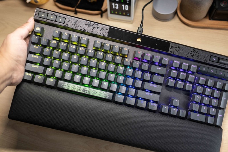 全新可调磁轴定义最强电竞海盗船k70maxrgb机械键盘