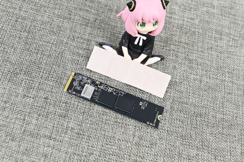 影驰星曜20周年纪念版2TB固态硬盘开箱试玩：全速E27方案