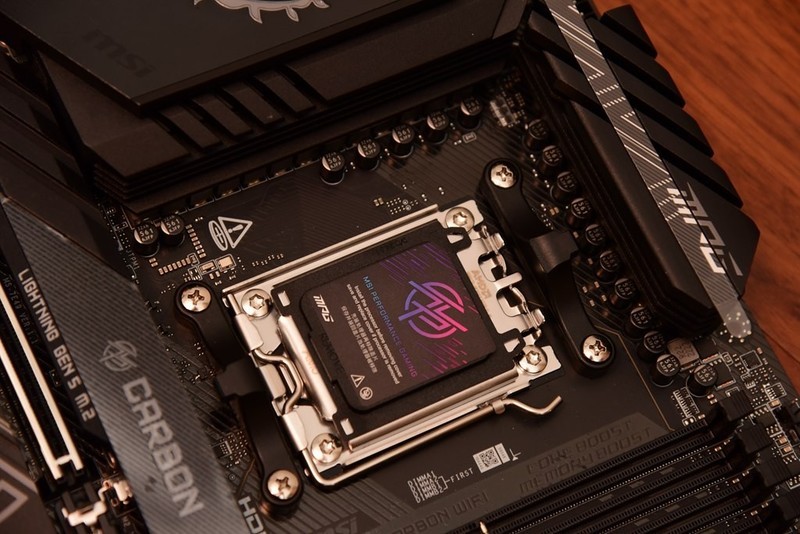 预算有限！打游戏选哪个？9600X PK 14600KF实战测试！