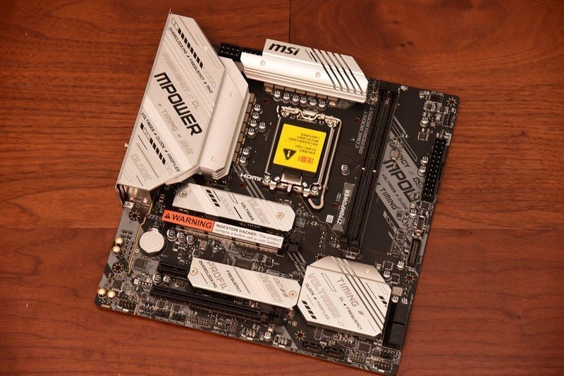 预算有限！打游戏选哪个？9600X PK 14600KF实战测试！