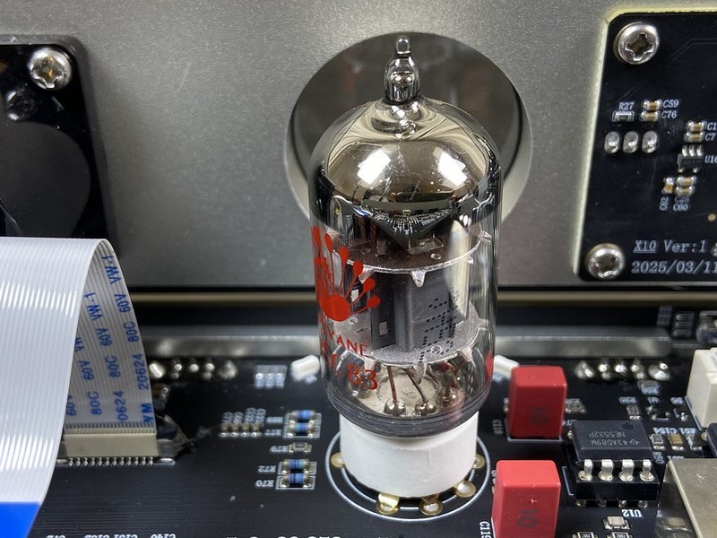 最懂年轻人的功放：解码、胆前级、耳放合体！声优创x10上手