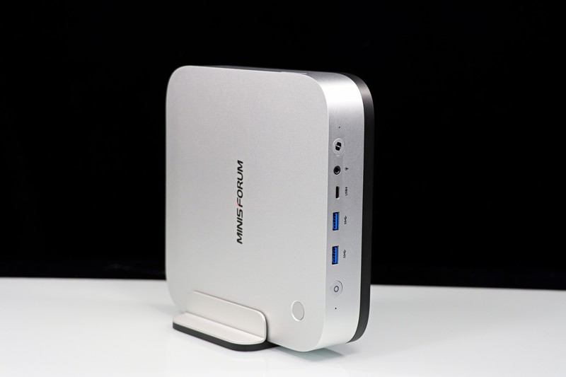 铭凡 X1 Pro-370 搭配原生OcuLink连接 9070 GRE 畅玩 3A 大作！