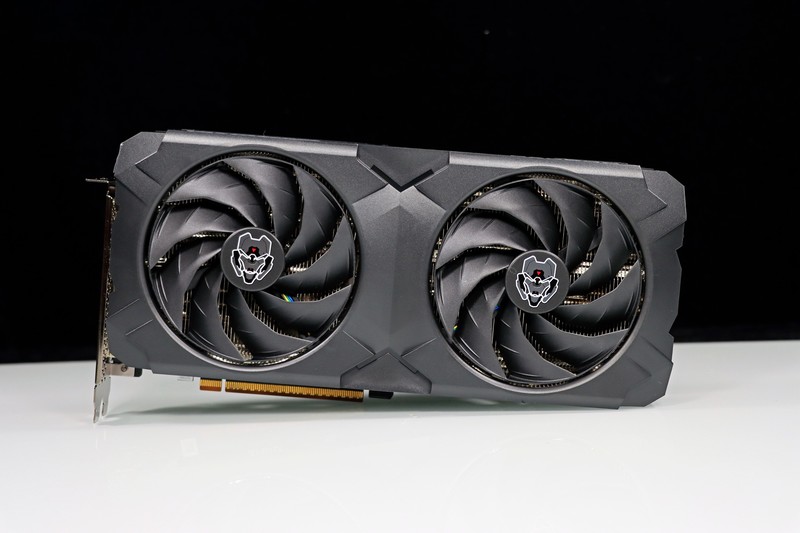 铭凡 X1 Pro-370 搭配原生OcuLink连接 9070 GRE 畅玩 3A 大作！