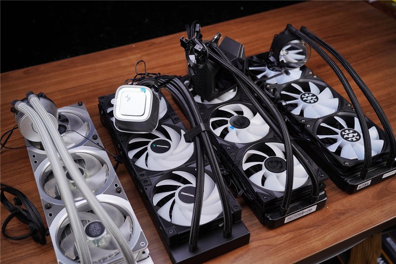 酷冷、微星、九州、威刚，新老4款旗舰水冷对比，总有一款适合你