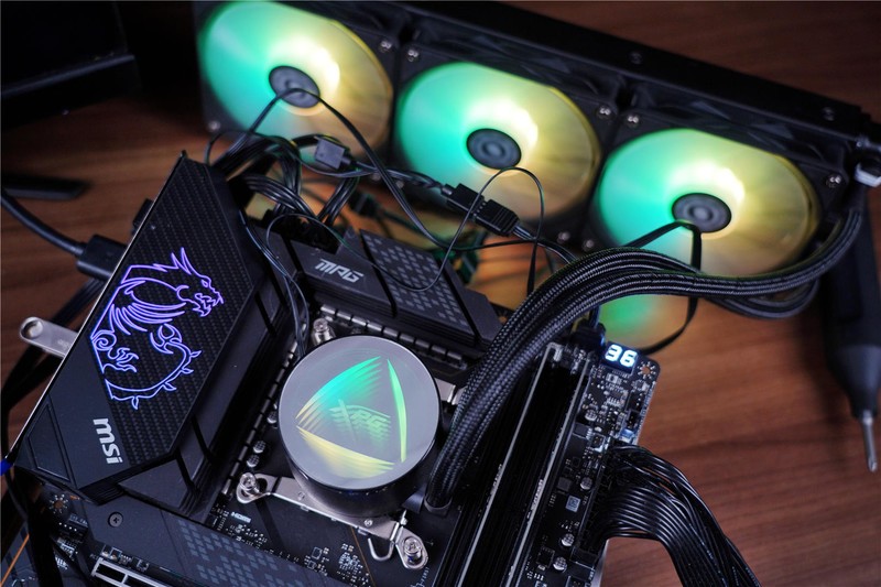 酷冷、微星、九州、威刚，新老4款旗舰水冷对比，总有一款适合你