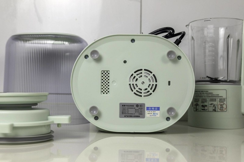 女朋友点名要的破壁机，安全无毒专业老牌的宫菱轻音高速破壁机真的好用吗？