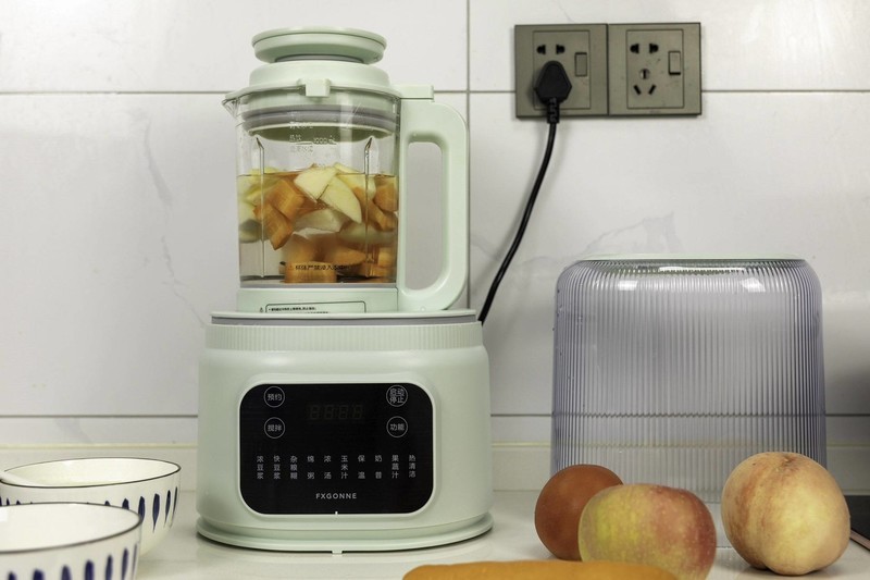 女朋友点名要的破壁机，安全无毒专业老牌的宫菱轻音高速破壁机真的好用吗？