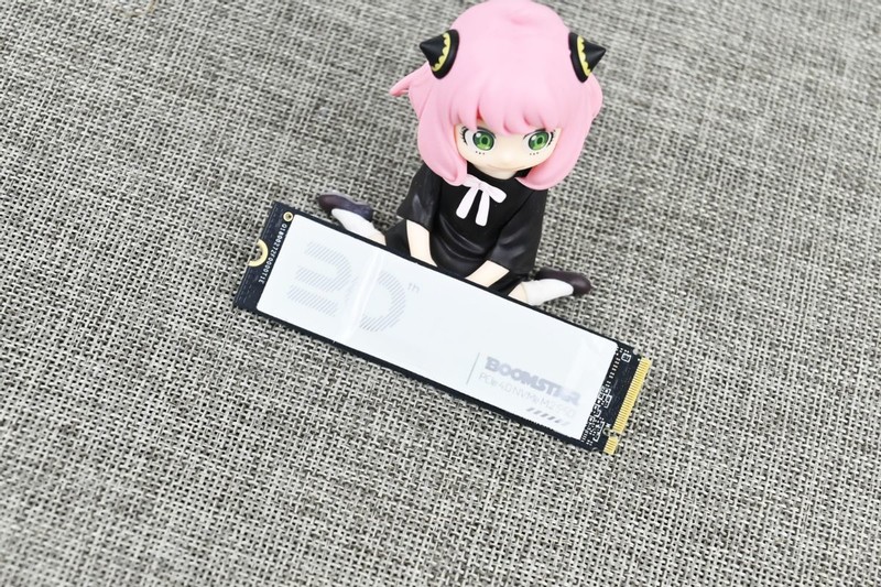 影驰星曜20周年纪念版2TB固态硬盘开箱试玩：全速E27方案