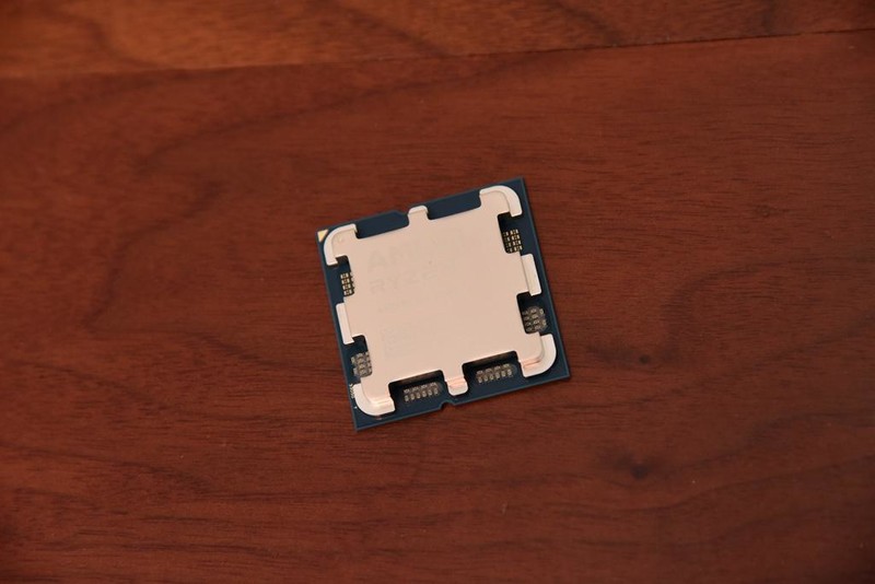 预算有限！打游戏选哪个？9600X PK 14600KF实战测试！