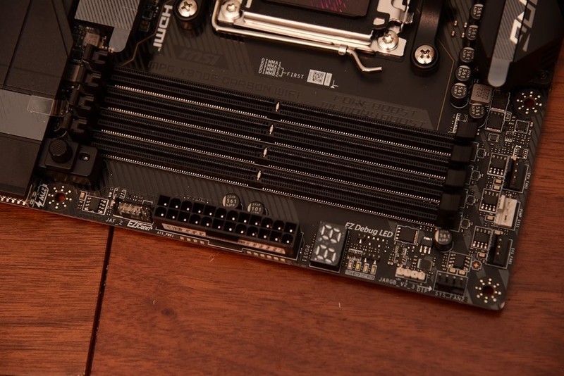 预算有限！打游戏选哪个？9600X PK 14600KF实战测试！