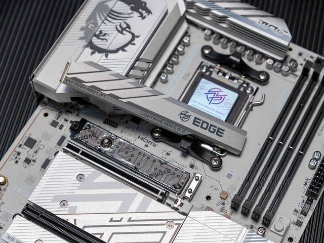 更帅气的中高端标杆，微星MPG B850 EDGE TI WIFI刀锋钛主板开箱