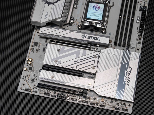 更帅气的中高端标杆，微星MPG B850 EDGE TI WIFI刀锋钛主板开箱