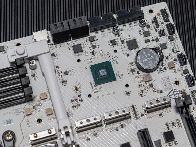 更帅气的中高端标杆，微星MPG B850 EDGE TI WIFI刀锋钛主板开箱