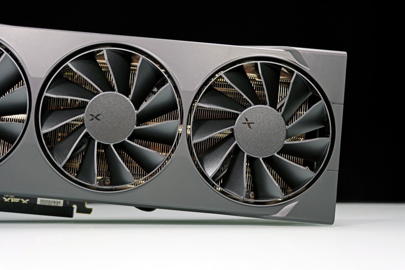 重塑 70 性价比荣光！AMD Radeon RX 9070 XT & RX 9070 首发评测