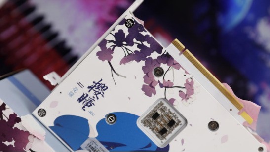 开年惊喜！毕业级2K甜品卡，RTX4070 super樱瞳花嫁评测