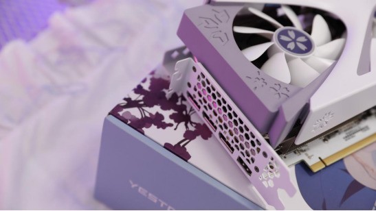 开年惊喜！毕业级2K甜品卡，RTX4070 super樱瞳花嫁评测