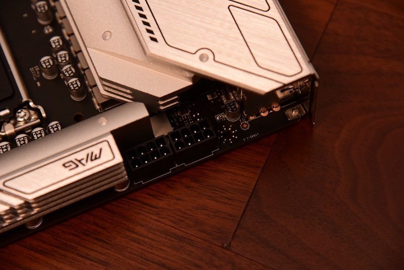 #外设# 移动SSD速度天花板！金士顿XS2000读写2000MB/S