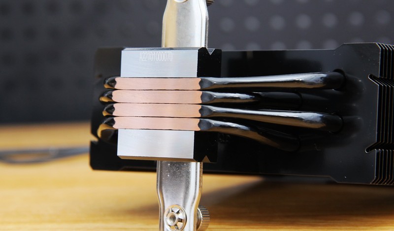 菜鸟也能轻松搞定锐龙7700X全核5.2G，百元四热管风冷意外称王