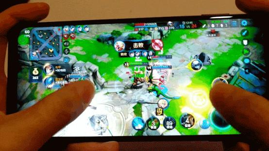 和「腾讯游戏」合作外加上5G网络，黑鲨3的花样式玩法让人很满意