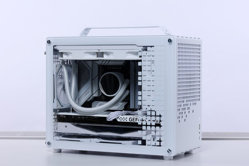 2024年2月主流M-ATX配置：14600K+4070Super搭配乔思伯Z20装机分享