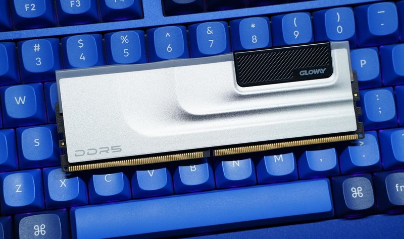 买6400频率内存白嫖变上8000 光威神武DDR5内存超频体验