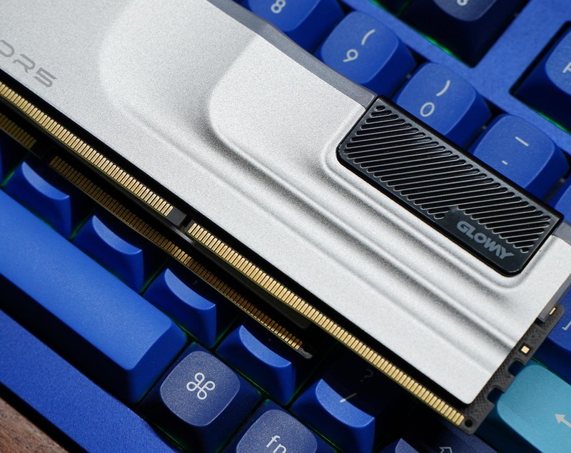 买6400频率内存白嫖变上8000 光威神武DDR5内存超频体验